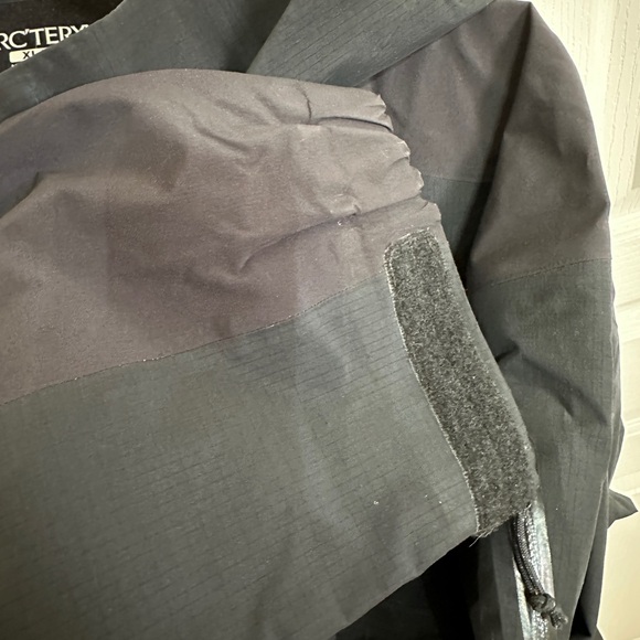 Arc’teryx Theta AR XL Black - Picture 8 of 15